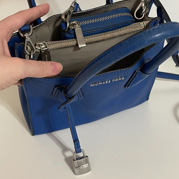 MICHAEL KORS Mercer Electric Blue Pebbled Leather Medium Messenger Bag & Wallet - Picture 2 of 15